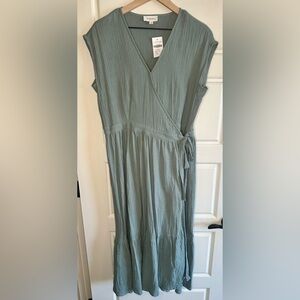 Elegant Green Wrap Dress